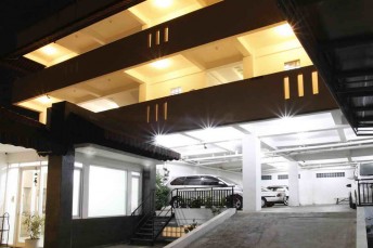 Tempat Parkir Mobil_1